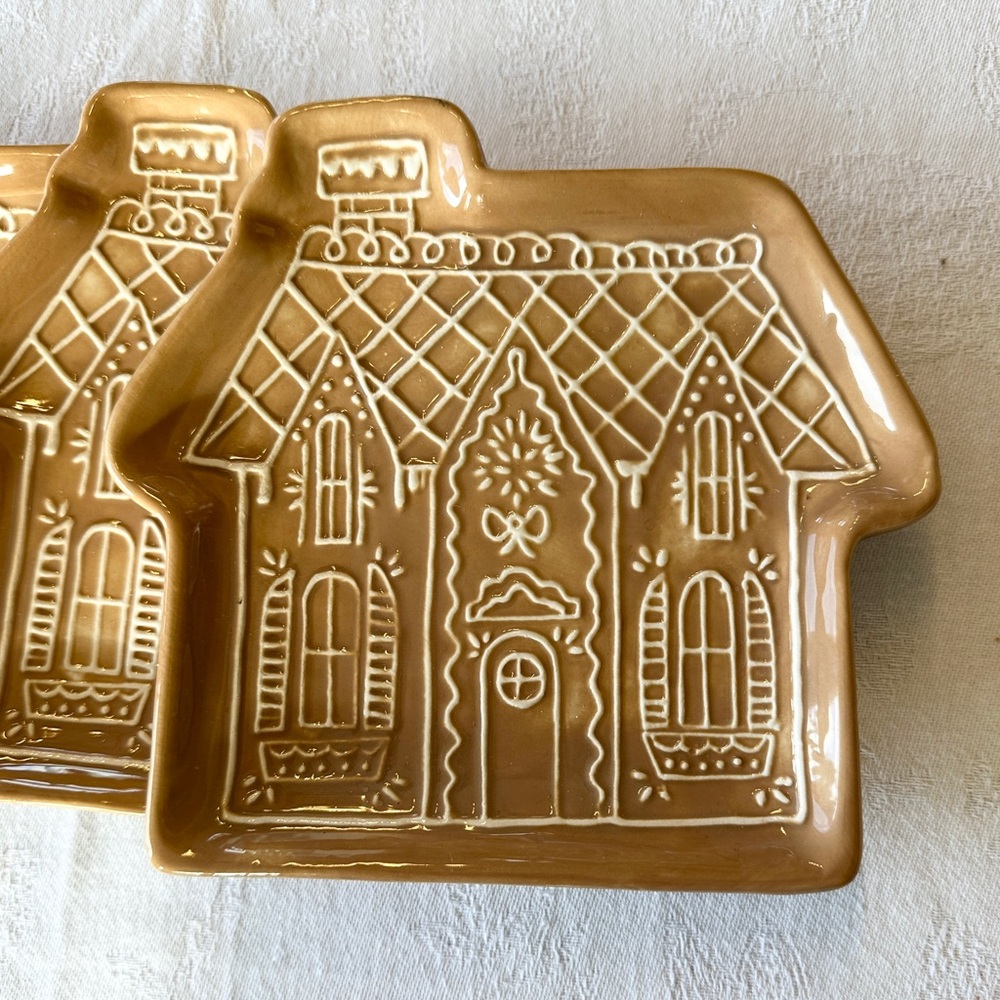 Gingerbread House Ceramic Plates - Brown